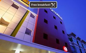 Amaris Hotel Nagoya Hill - Batam