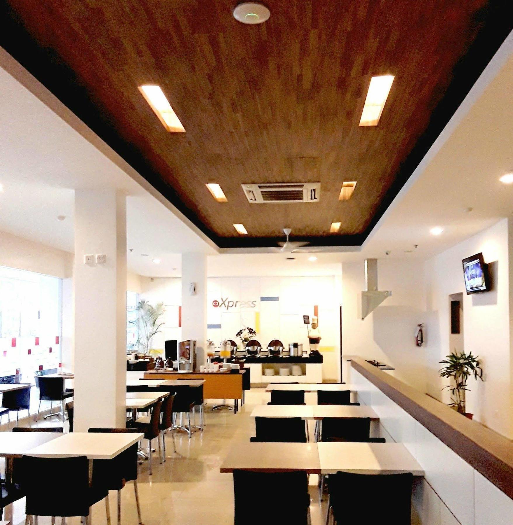 Amaris Hotel Nagoya Hill - Batam Buitenkant foto